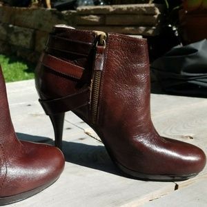 Nine West Brown Burgundy Ankle Boot 9